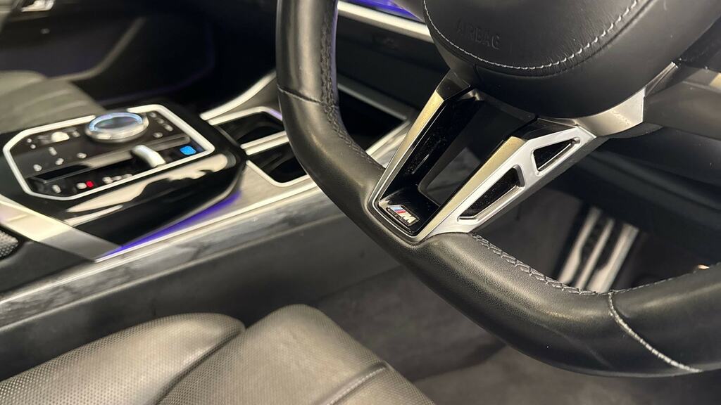 BMW i7 Excellence Pro Black #25
