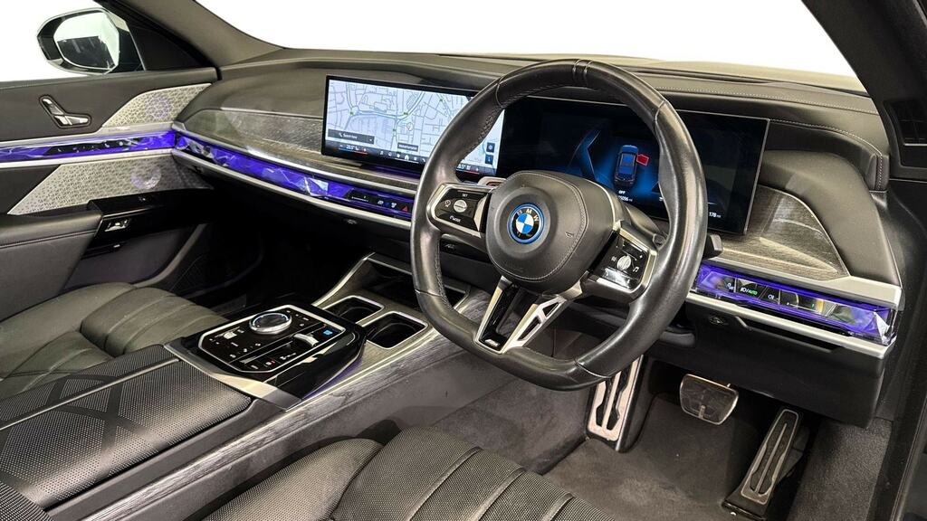 BMW i7 Excellence Pro Black #6