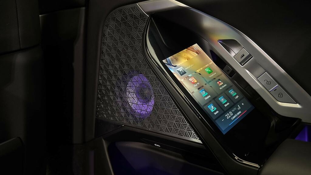 BMW i7 Excellence Pro Black #29