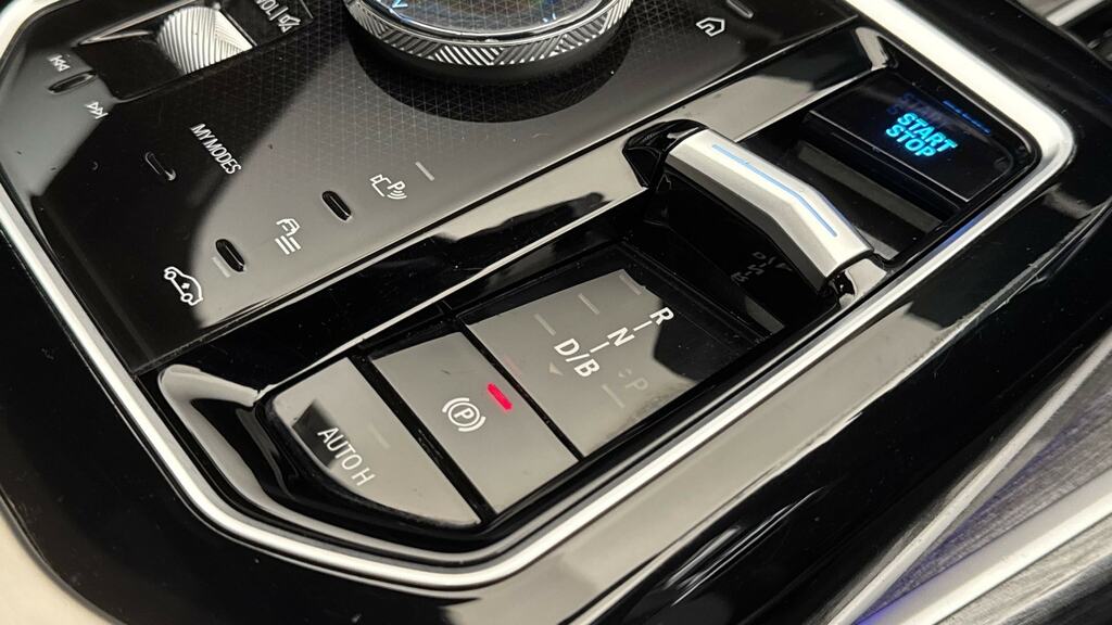 BMW i7 Excellence Pro Black #19