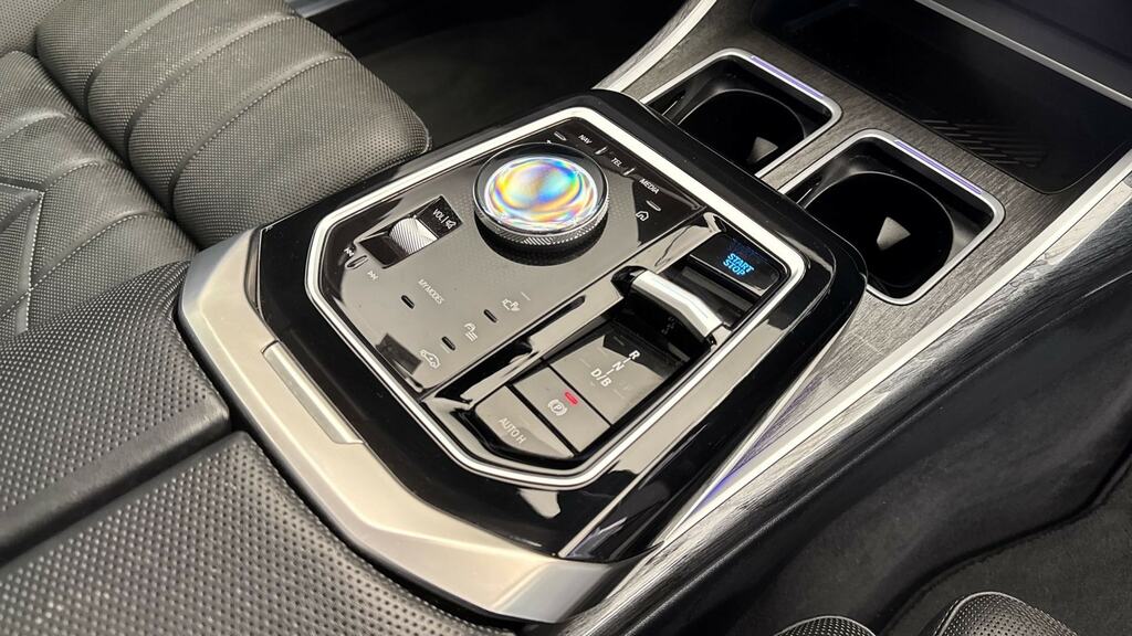 BMW i7 Excellence Pro Black #10
