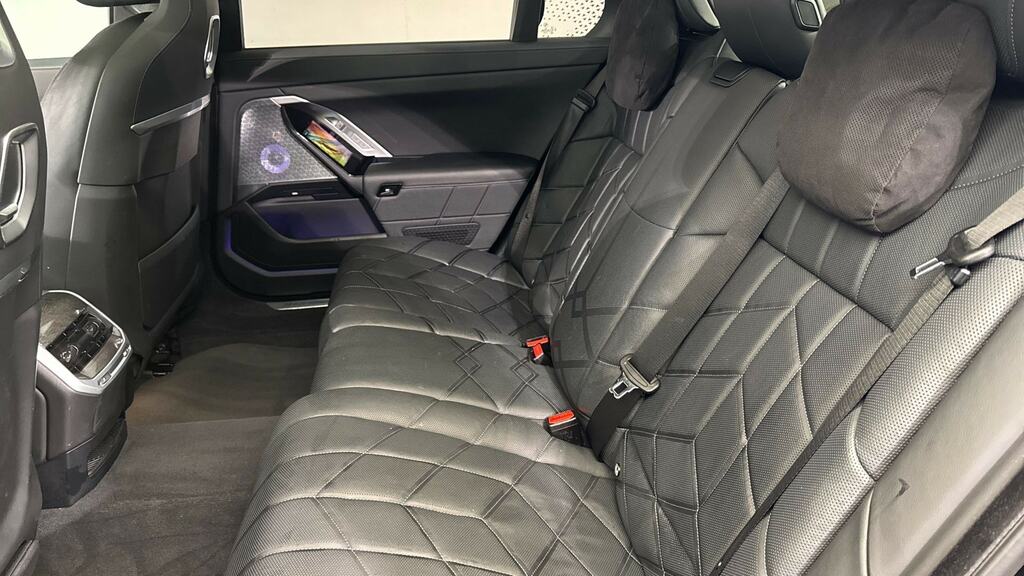 BMW i7 Excellence Pro Black #12