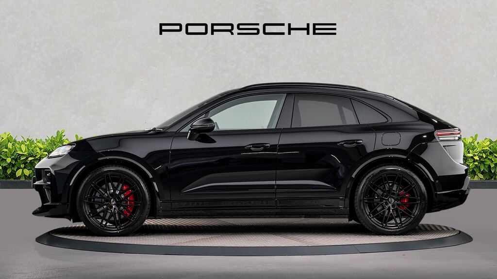 Porsche Macan 470Kw Turbo 100Kwh Black #4