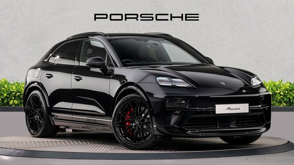 Porsche Macan 470Kw Turbo 100Kwh Black