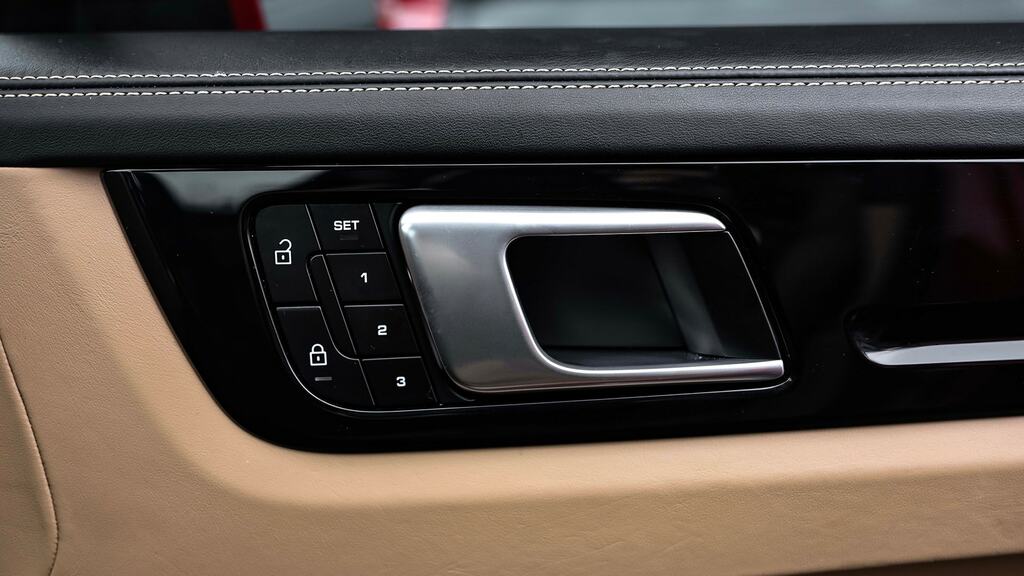 Porsche Cayenne Gts Tiptronic S Black #22