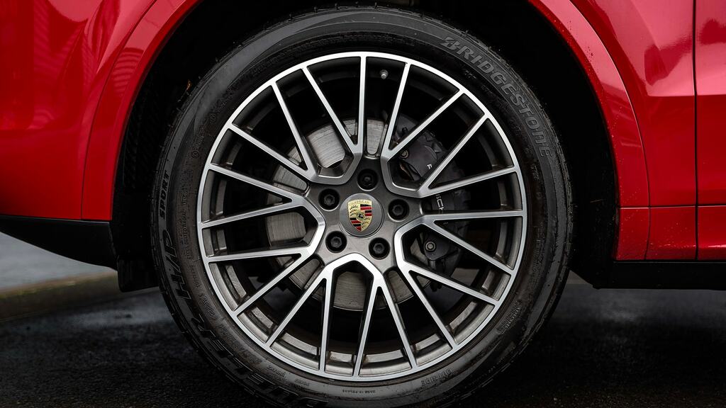 Porsche Cayenne E-hybrid Tiptronic S Red #4