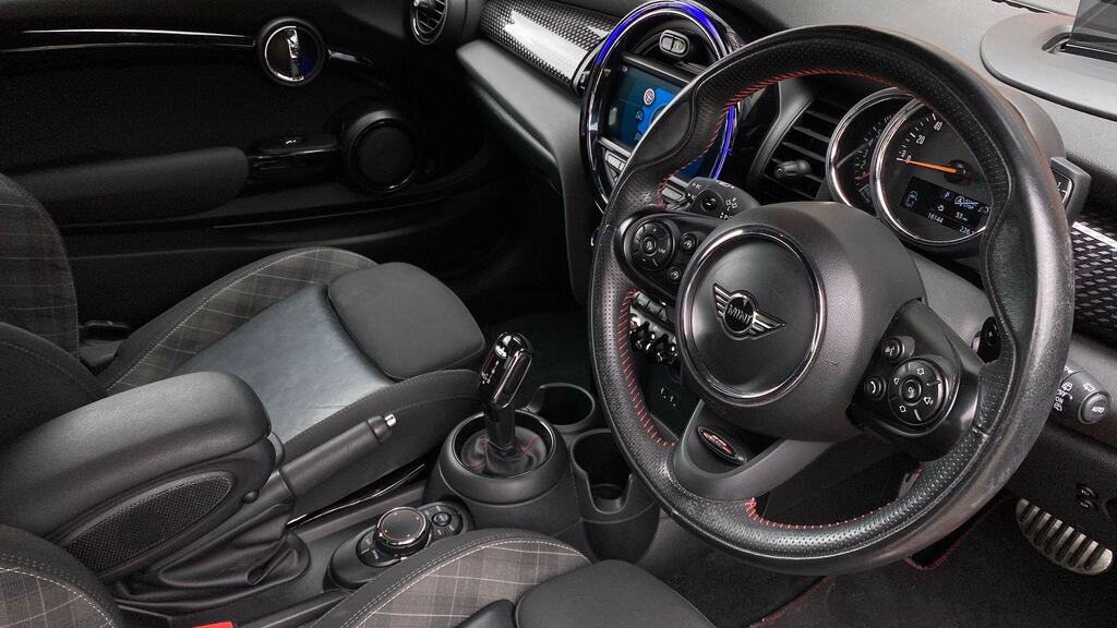 Mini Hatch 2.0 Cooper S Sport II Comfortnav Pack YJ19AHW Red #6