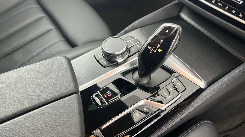 BMW 5 Series Blue #10