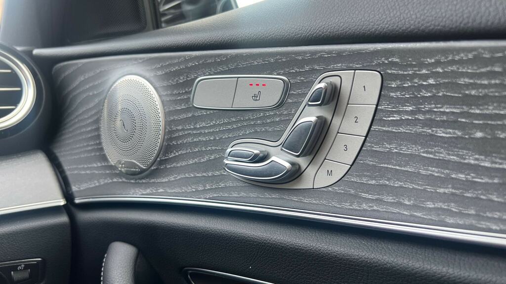 Mercedes-Benz E Class Estate Black #24