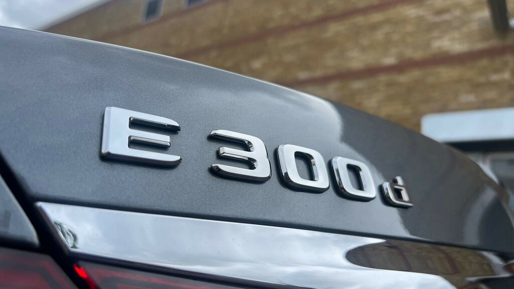 Mercedes-Benz E Class Estate Black #20