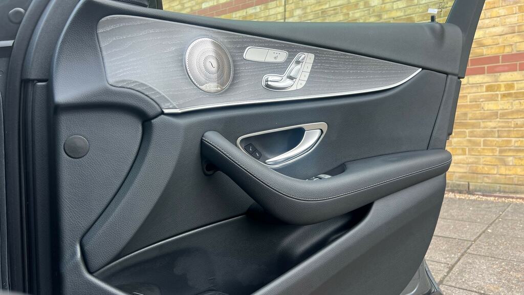 Mercedes-Benz E Class Estate Black #23