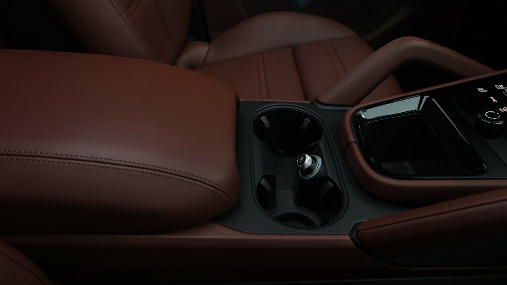 Porsche Cayenne E-hybrid Tiptronic S Black #17