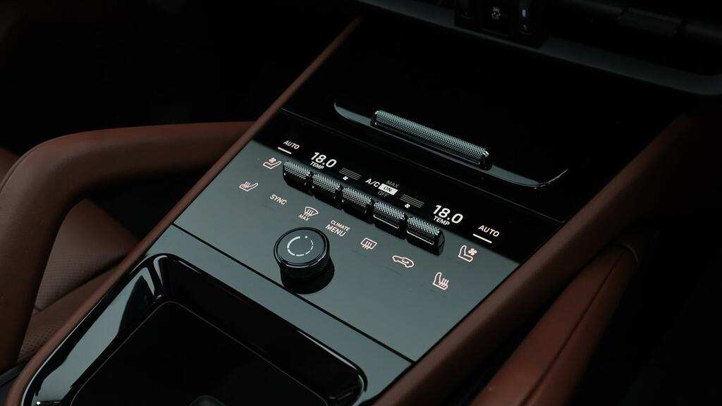 Porsche Cayenne E-hybrid Tiptronic S Black #16