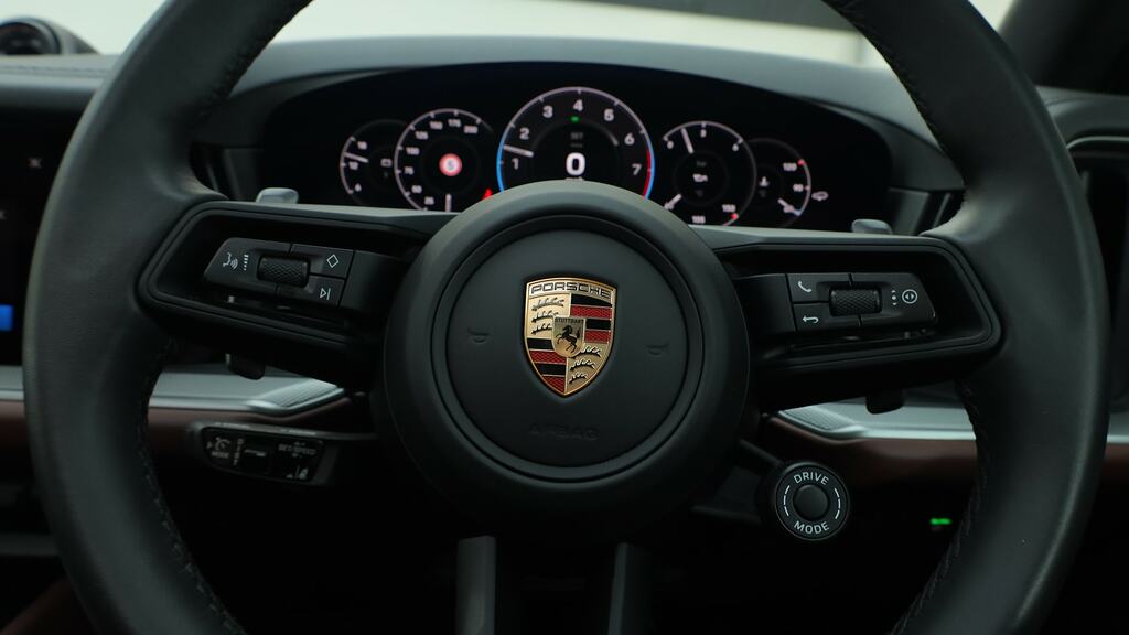 Porsche Cayenne E-hybrid Tiptronic S Black #11