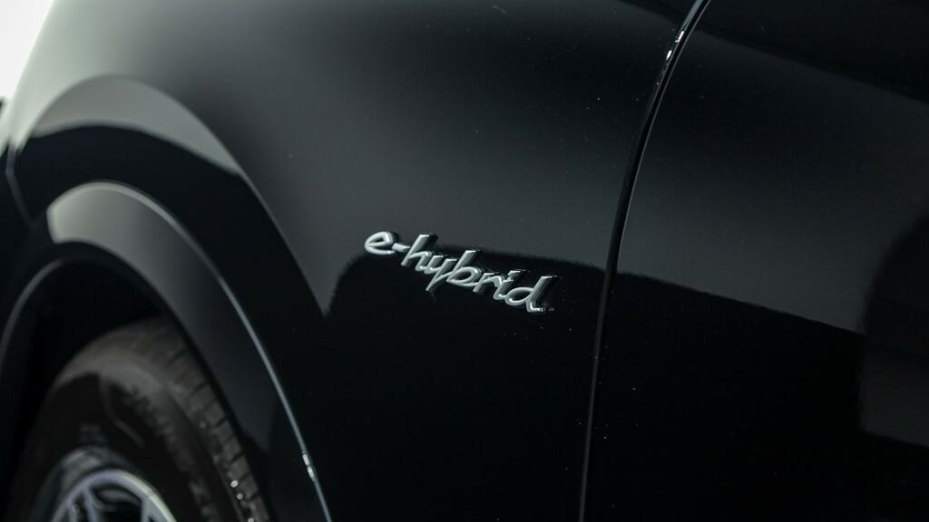 Porsche Cayenne E-hybrid Tiptronic S Black #27