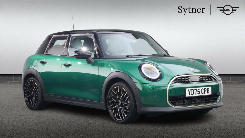 Mini Hatch 1.5 C Exclusive Level 2 Green