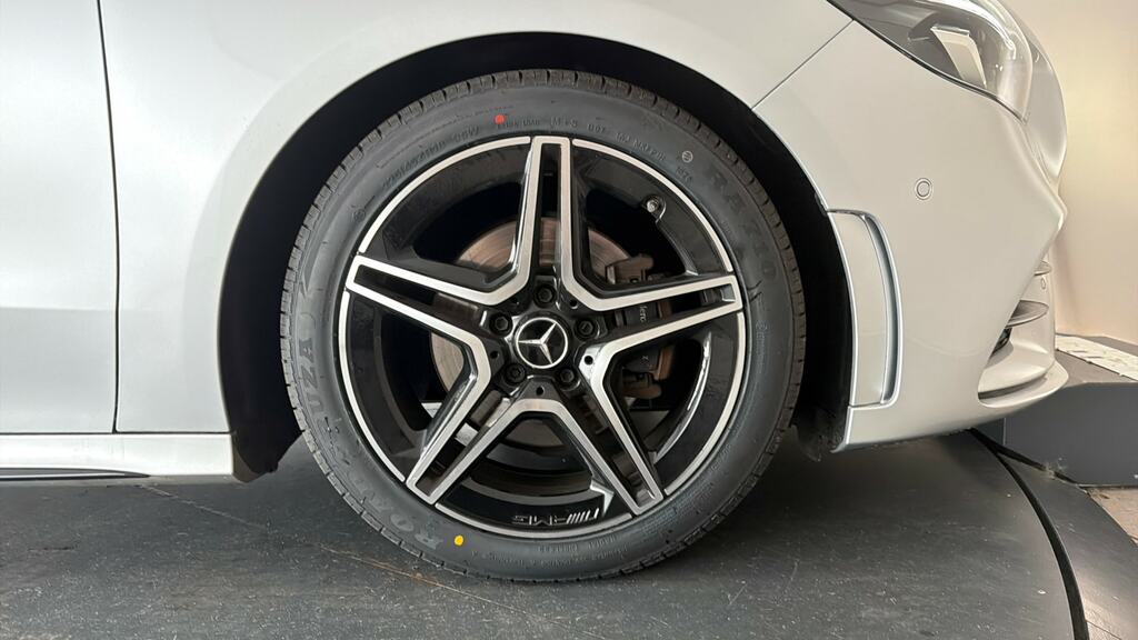 Mercedes-Benz B Class Mpv Black #23