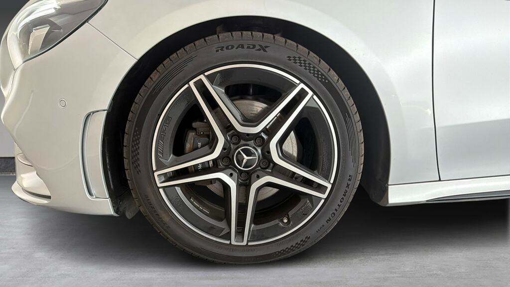 Mercedes-Benz B Class Mpv Black #26