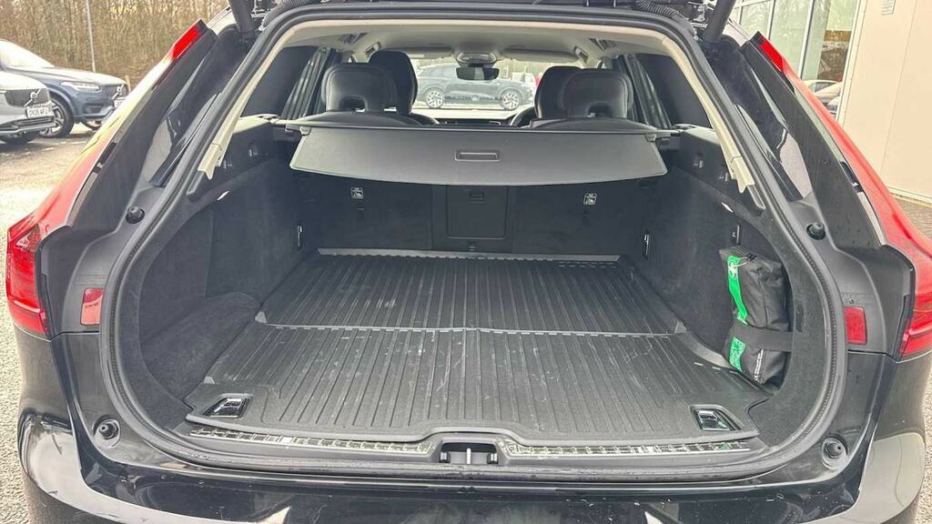Volvo V90 Ultra Black #17