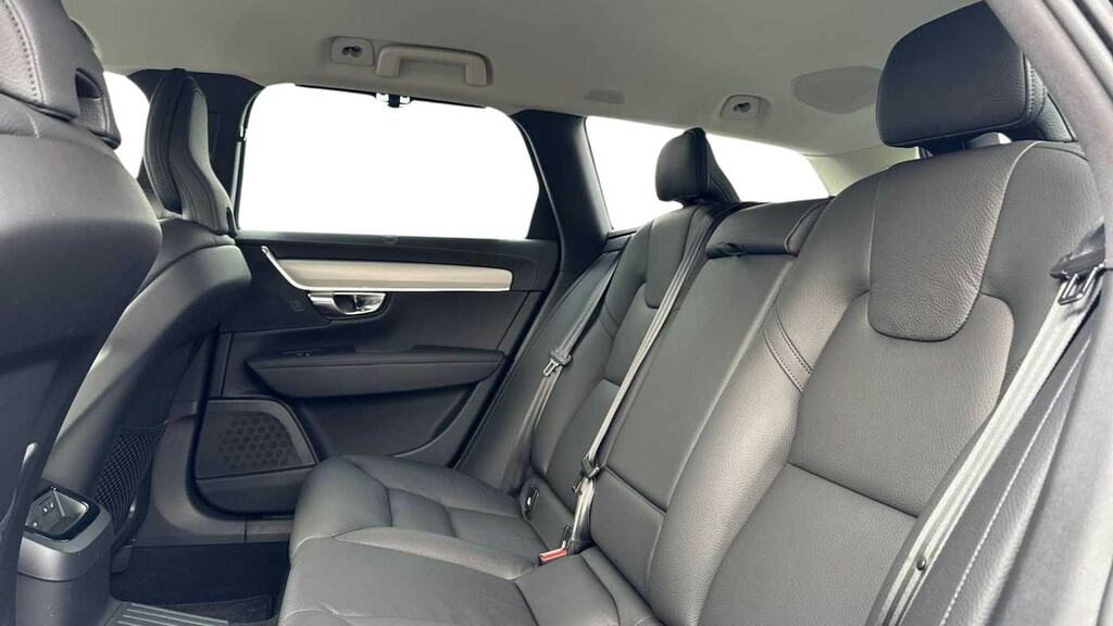 Volvo V90 Ultra Black #30