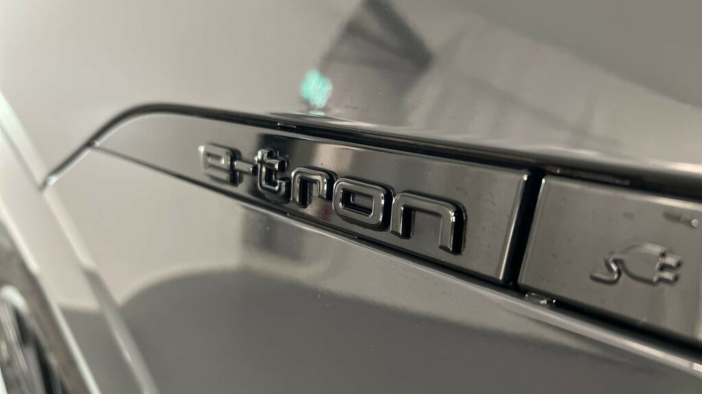 Audi Q8 e tron Black Edition 55 E-tron Quattro 30000 Kw Technolo Grey #34