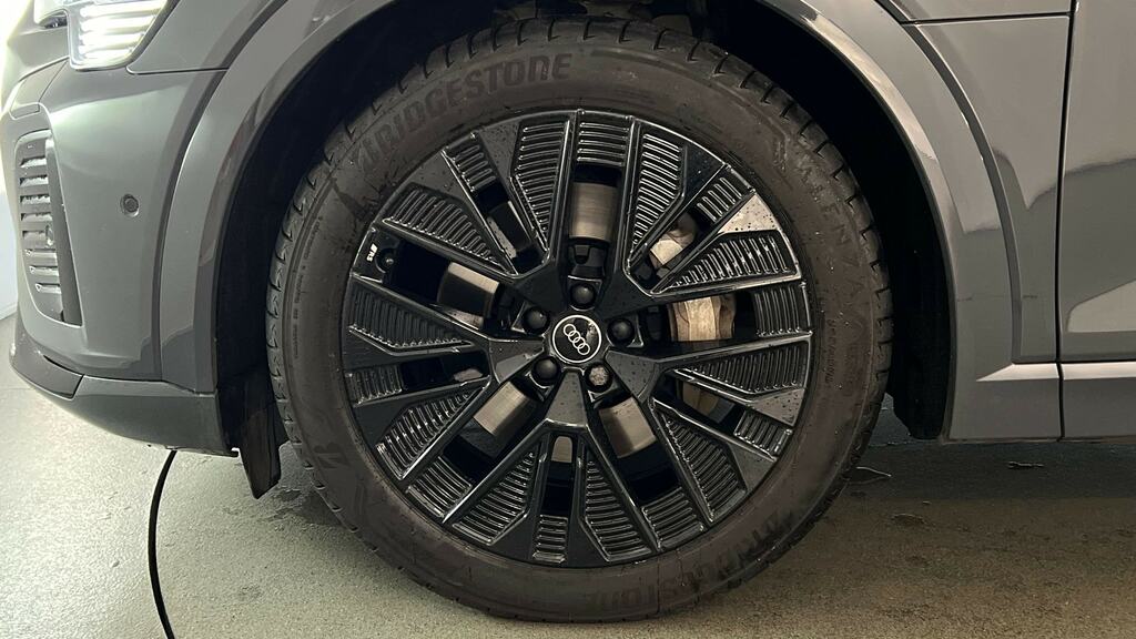 Audi Q8 e tron 250Kw 50 Quattro 95Kwh Black Edition Grey #5
