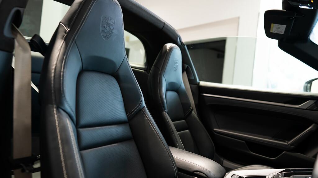 Porsche 911 Carrera 4 #21