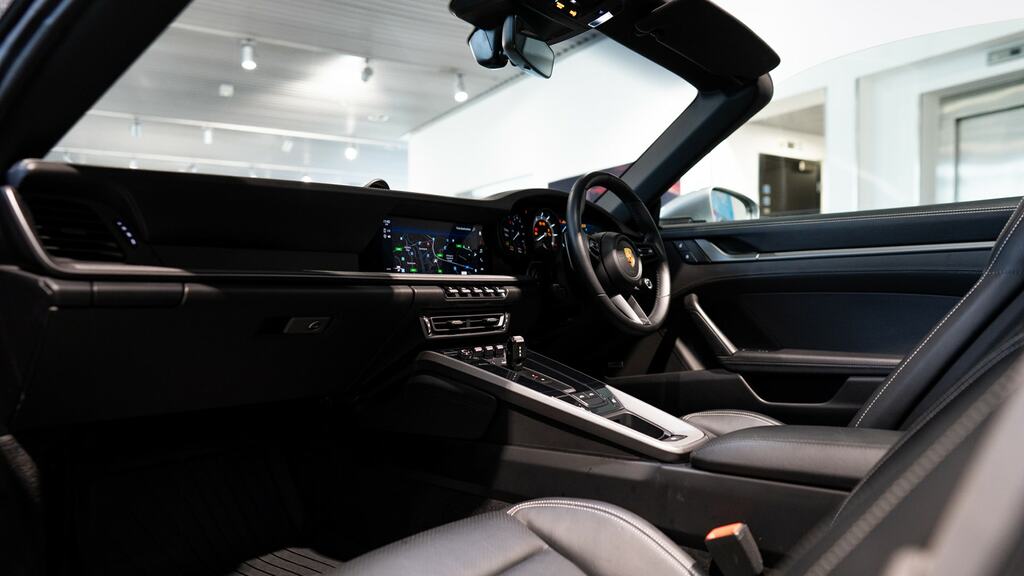Porsche 911 Carrera 4 #8