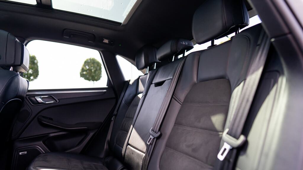 Porsche Macan Electric 2025 Black #14