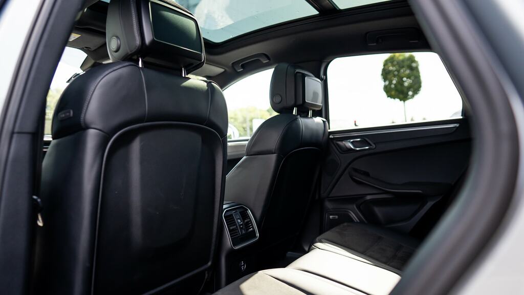 Porsche Macan Electric 2025 Black #13