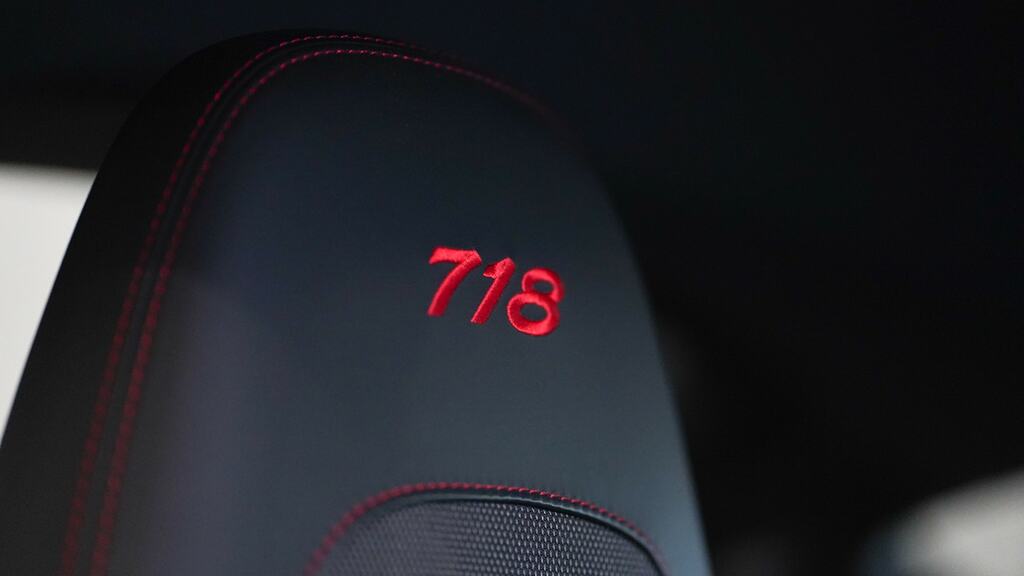 Porsche 718 Cayman 2L Null Grey #16