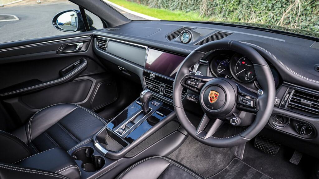 Porsche Macan T Pdk Black #5