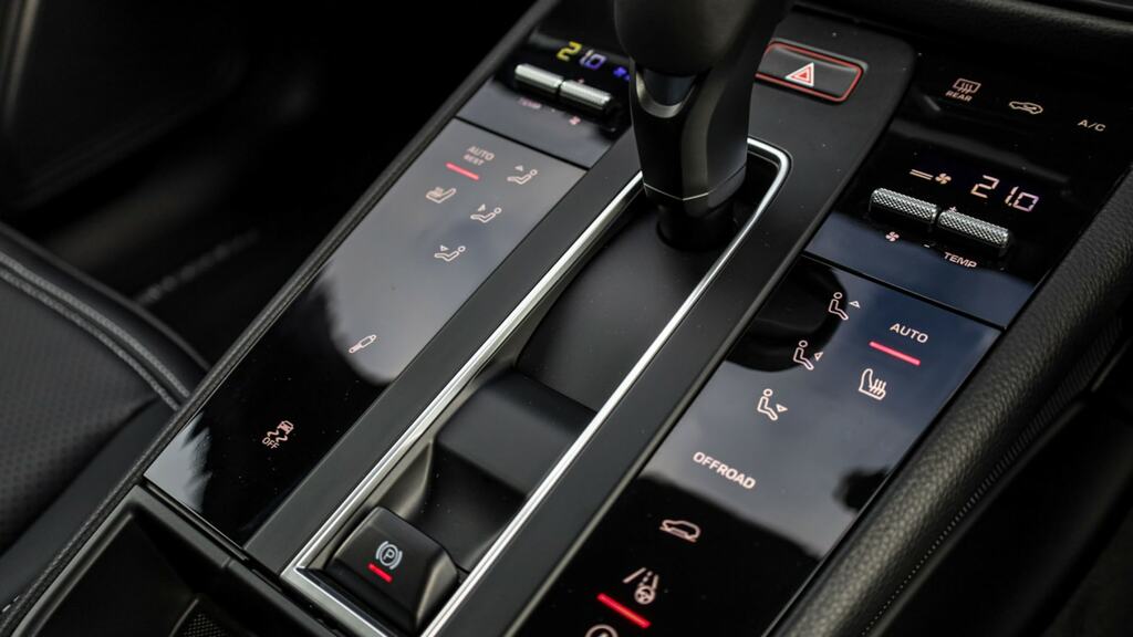 Porsche Macan 265Kw 100Kwh Grey #19