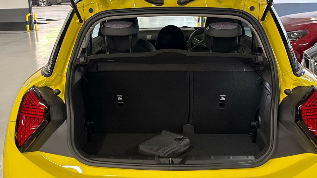 Mini Hatch 160Kw Se Exclusive 54Kwh YG75AJE Black #13
