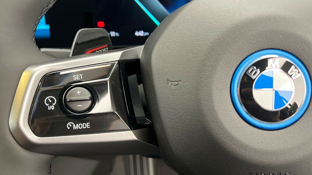 BMW i5 M Sport Black #17