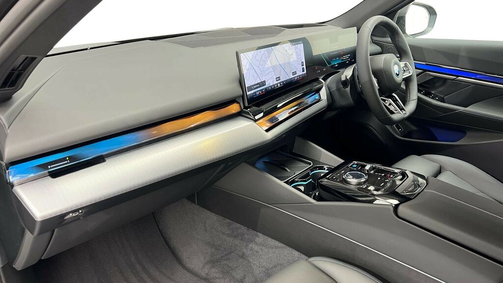 BMW i5 M Sport Black #7