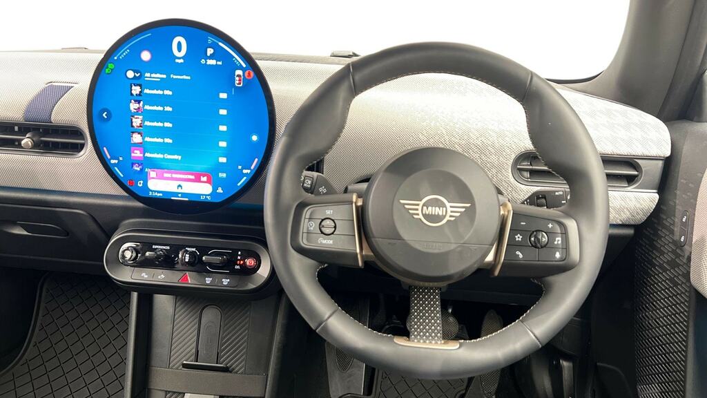 Mini Hatch 1.5 C Exclusive Level 1 Green #5