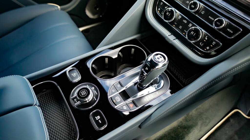 Bentley Bentayga 4.0 V8 Atelier Edition Touring Spec Est SF75ZHH #18