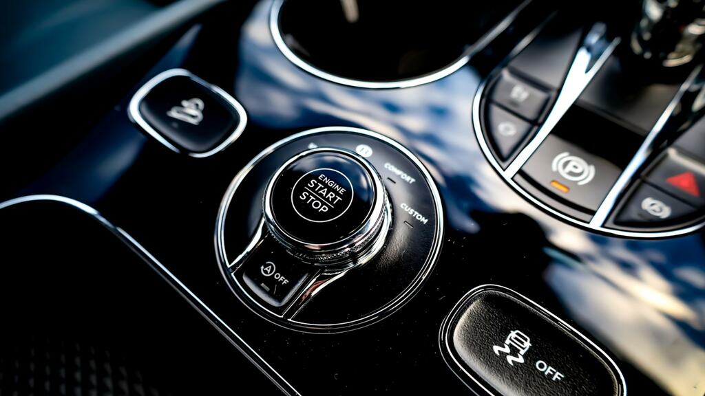 Bentley Bentayga 4.0 V8 Atelier Edition Touring Spec Est SF75ZHH #19