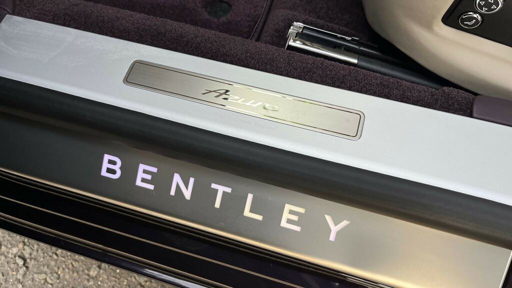 Bentley Flying Spur 4.0 V8 High-performance 25.9Kwh Azure Saloon P Blue #17