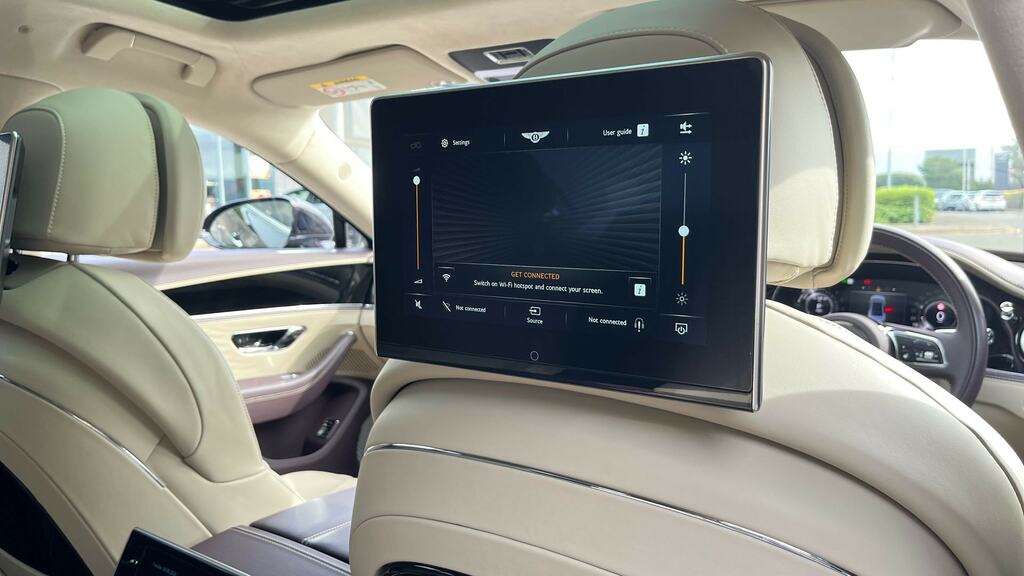 Bentley Flying Spur 4.0 V8 High-performance 25.9Kwh Azure Saloon P Blue #44