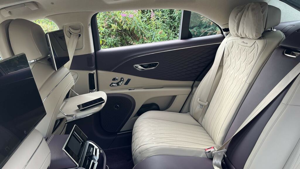 Bentley Flying Spur 4.0 V8 High-performance 25.9Kwh Azure Saloon P Blue #42
