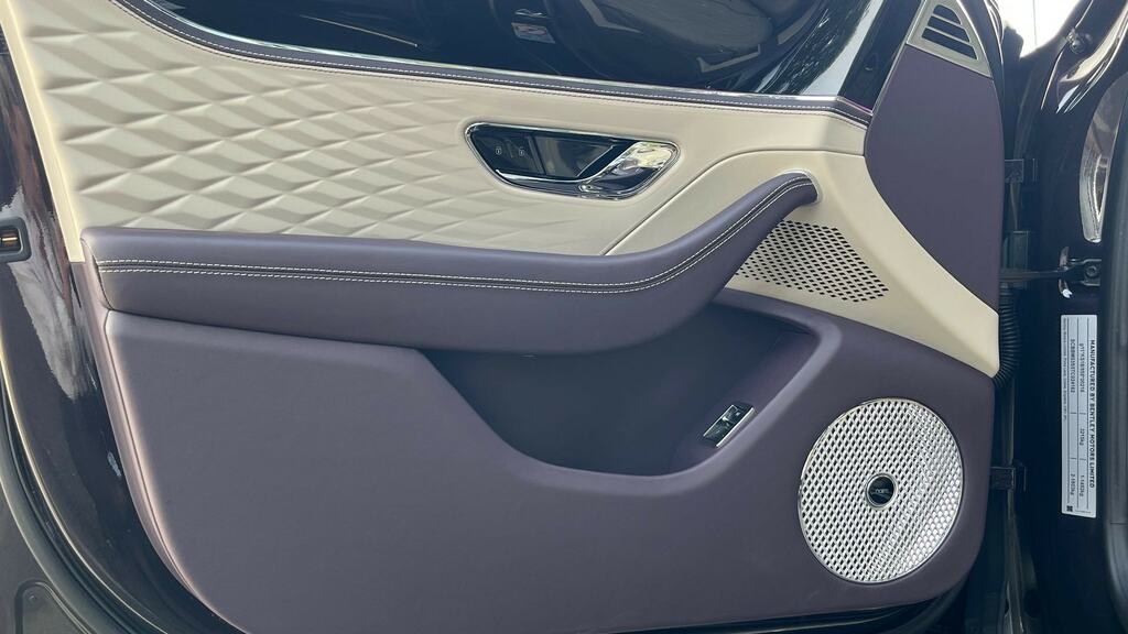 Bentley Flying Spur 4.0 V8 High-performance 25.9Kwh Azure Saloon P Blue #18