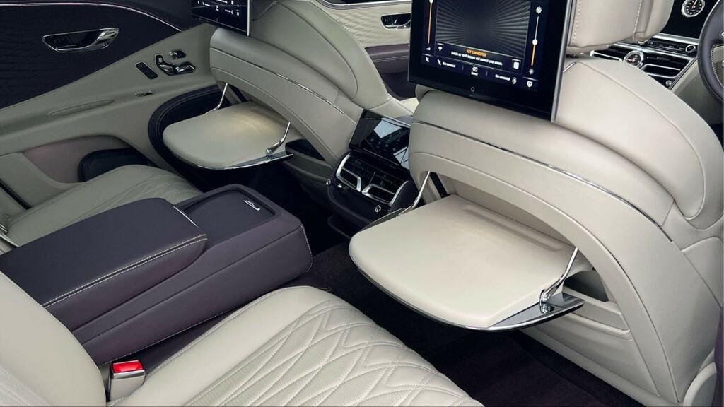 Bentley Flying Spur 4.0 V8 High-performance 25.9Kwh Azure Saloon P Blue #43