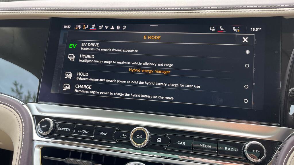 Bentley Flying Spur 4.0 V8 High-performance 25.9Kwh Azure Saloon P Blue #48