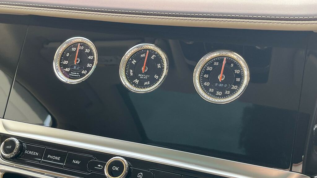 Bentley Flying Spur 4.0 V8 High-performance 25.9Kwh Azure Saloon P Blue #22