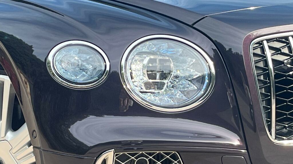 Bentley Flying Spur 4.0 V8 High-performance 25.9Kwh Azure Saloon P Blue #28
