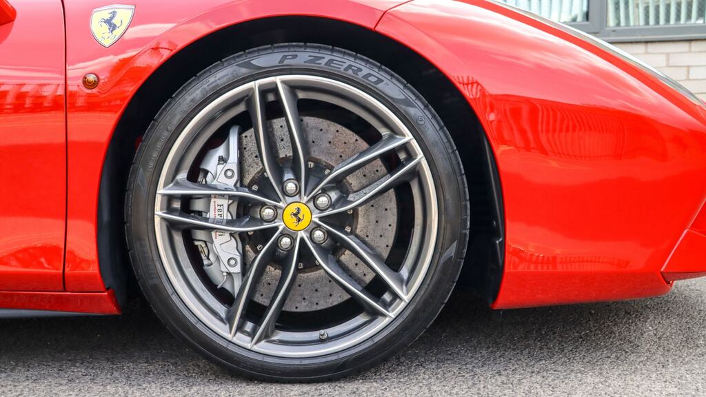 Ferrari 488 Spider F1 Dct Grey #18