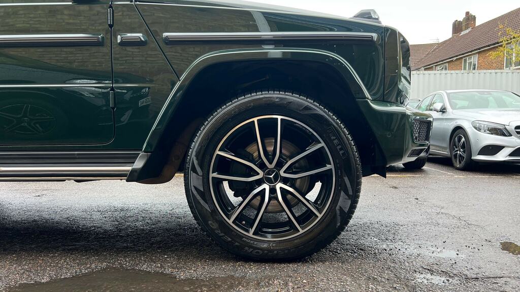 Mercedes-Benz G Class G400d Amg Line Premium Plus 9G-tronic Green #5