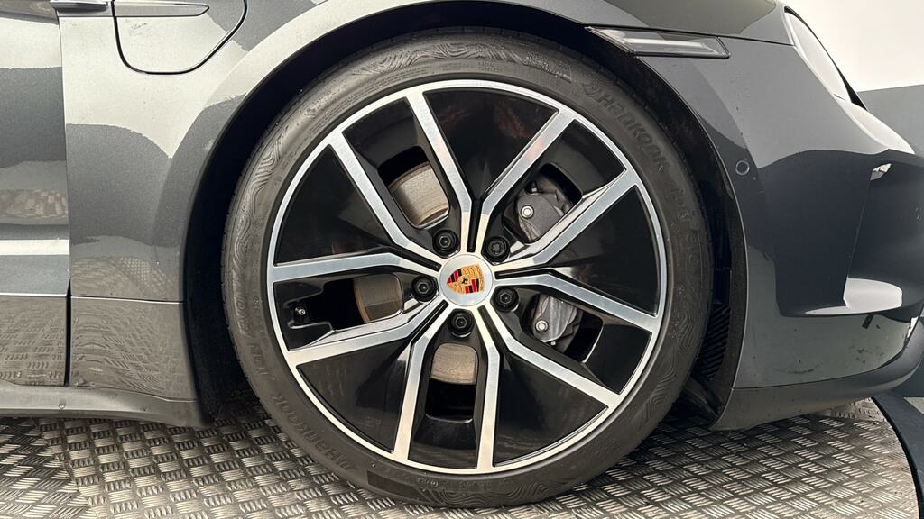 Porsche Taycan Black Edition 2025 Grey #9